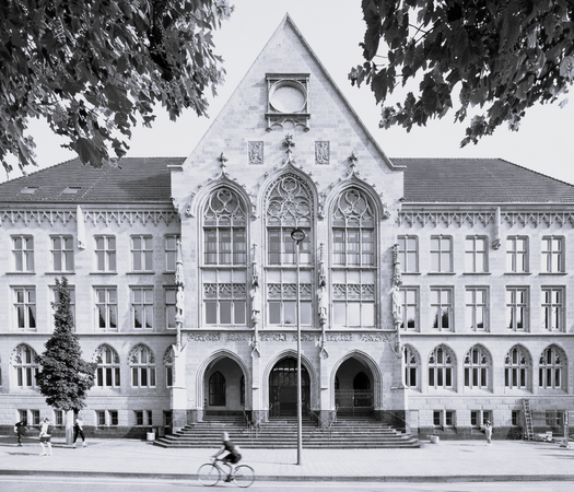 Lievens und Partner Aachen: Hansa-Gymnasium Köln - Umbau und Erweiterung